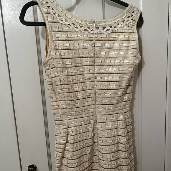 Oscar De La Renta Sleeveless White Ribbon and Leather Knee Length Dress (R11) - Picture 5 of 9